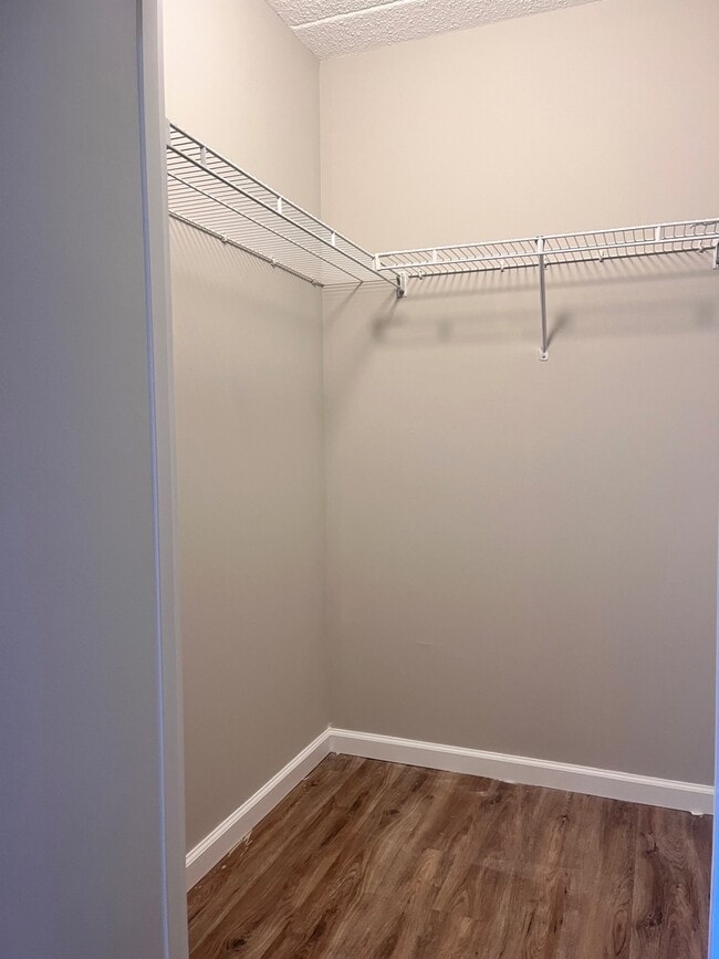 Building Photo - 121 Wellington Ct