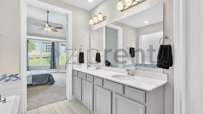 Building Photo - 17685 Martin Crk Ln