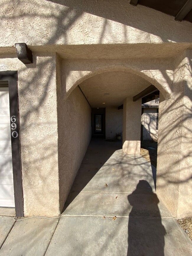 Building Photo - CALVADA VALLEY U7 - E. Calvada Blvd.