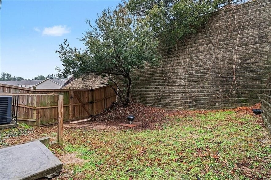 Building Photo - 7051 Fringe Flower Dr