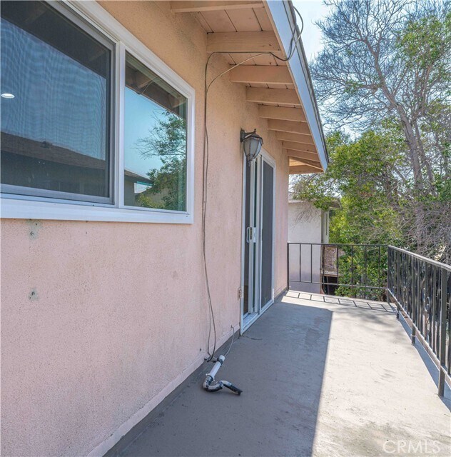 Building Photo - 8665 Trask Ave