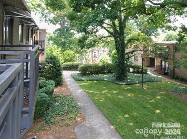 Building Photo - 227 N Dotger Ave