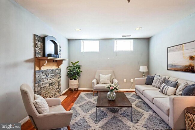 Building Photo - 4929 Foote St NE