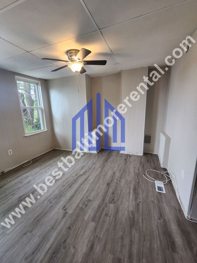 Building Photo - Spacious 3 Bedroom in East Baltimore
