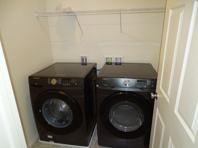 Building Photo - 5 Bedroom Home, 1st Floor Bed and Full Bath, Loft In Inspirada