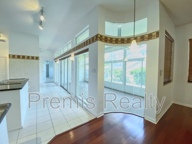 Building Photo - 642 Weathersfield Dr