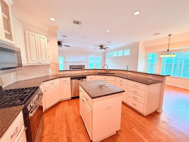 Building Photo - 5615 Shoal Creek Blvd