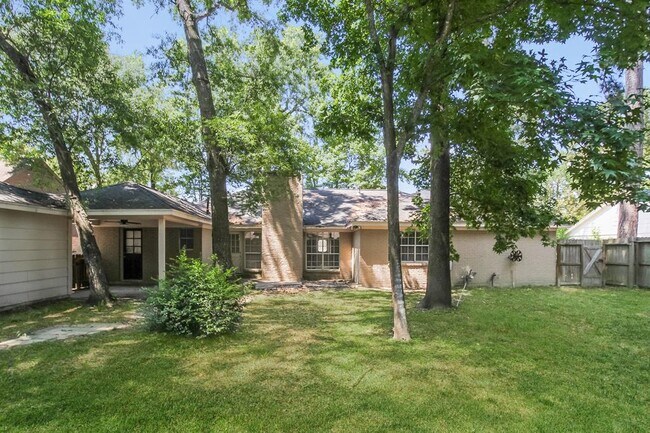 Building Photo - 2402 Pine Terrace Dr
