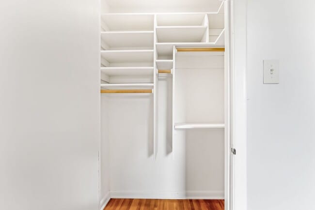 Building Photo - Adorable Midtown Duplex