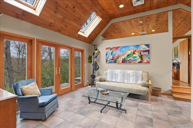 Building Photo - 1 Branch St