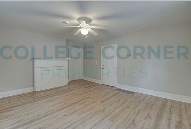 Building Photo - 639 S Poplar St