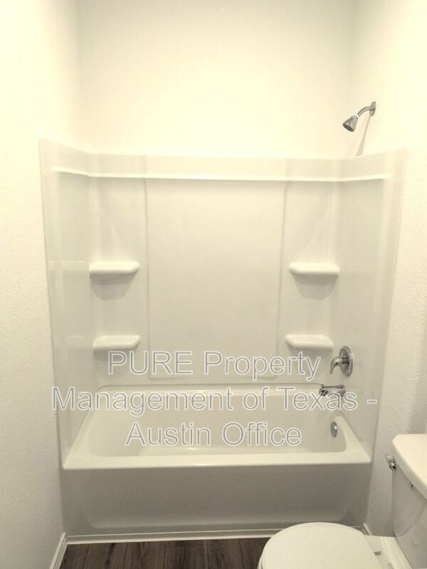 Building Photo - 12925 Michigan Shrs Trce