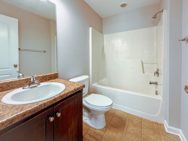 Building Photo - 11 Red Robin Ct