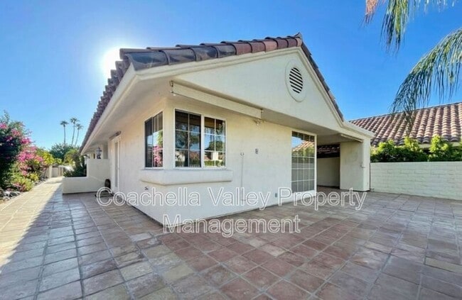 Building Photo - 43851 Vía Granada