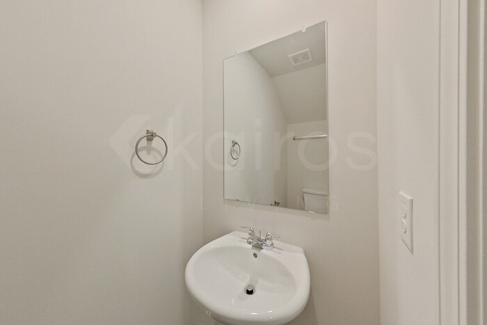 Building Photo - 380 Ironwood Ct