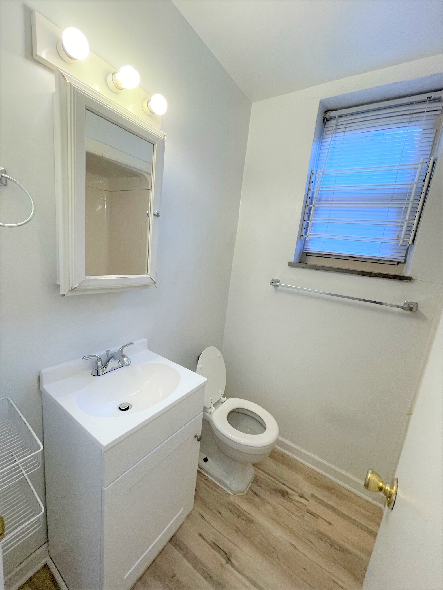 Building Photo - 5712 Phillips Ave