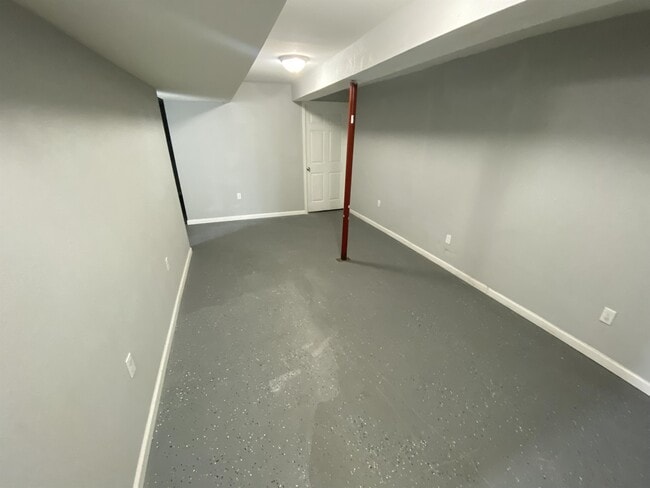 Building Photo - 504 S All Hallows St