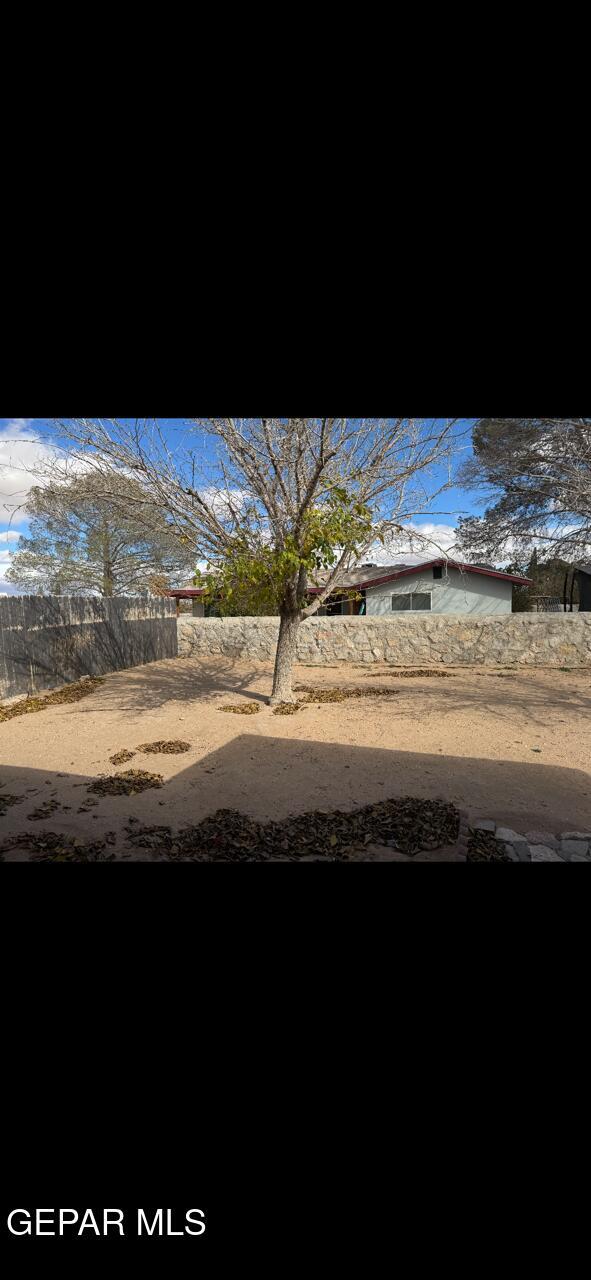 Building Photo - 1590 Hartsdale Dr