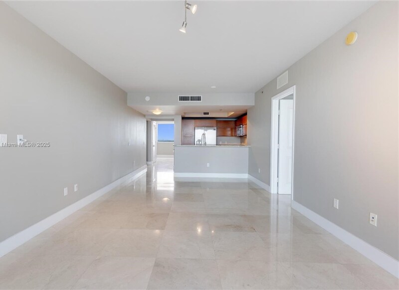 Building Photo - 2641 N Flamingo Rd