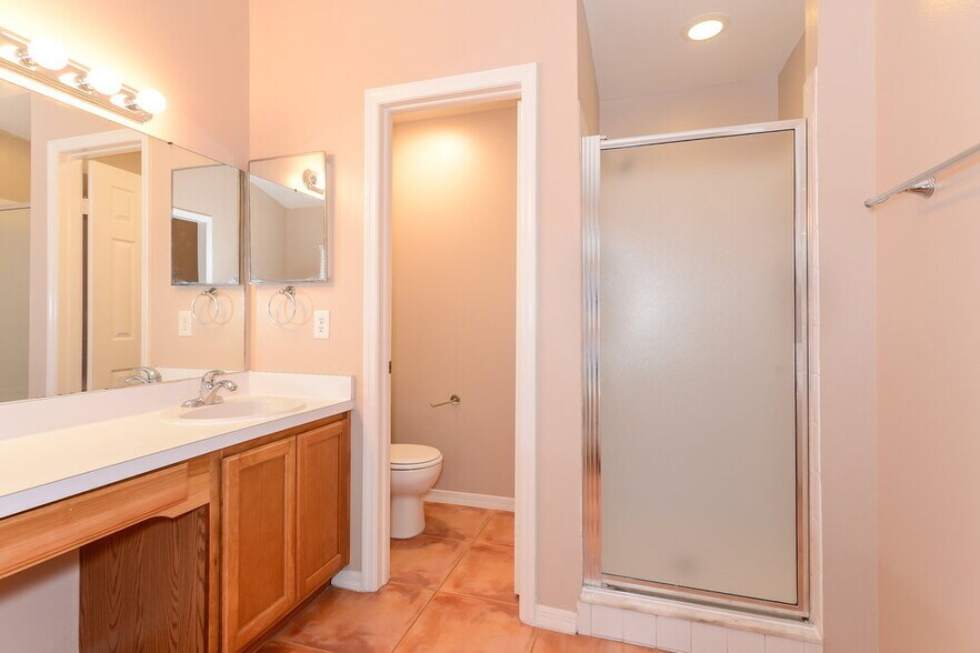 Building Photo - 2602 Freeland Dr