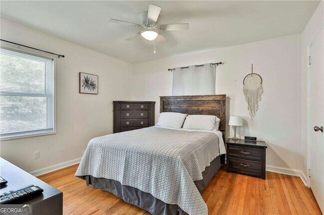 Building Photo - 2037 Lively Ridge Rd NE