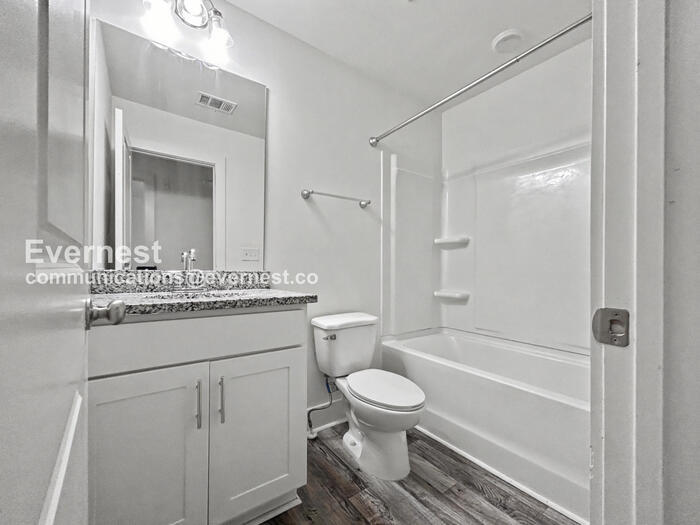 Building Photo - 1924 Dillon Dr