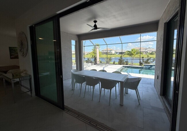 Building Photo - 4967 Seafoam Trl