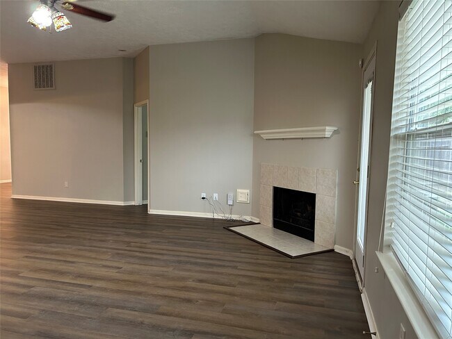 Building Photo - 32126 Annice Ln