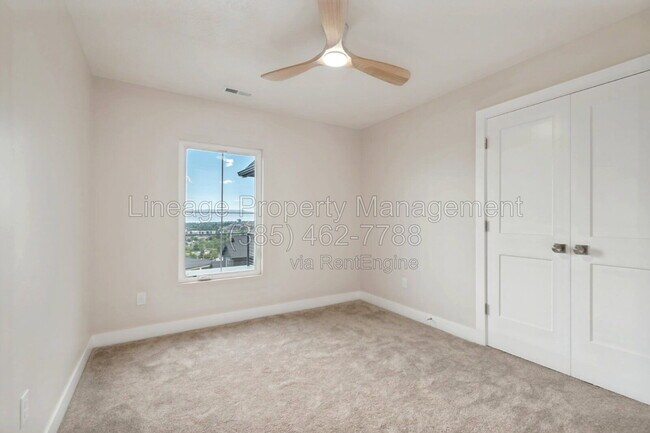 Building Photo - 707 N 1540 E