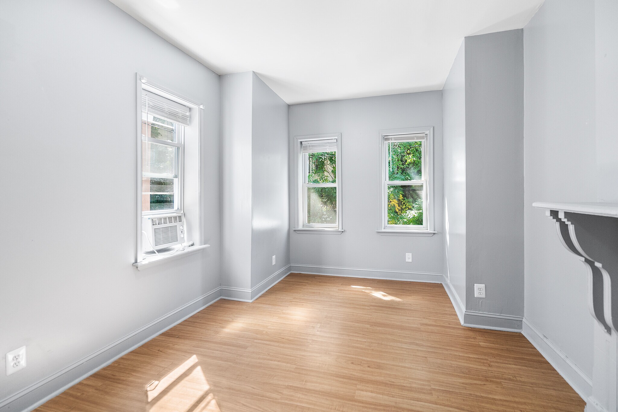 Building Photo - 1624 Edgley St