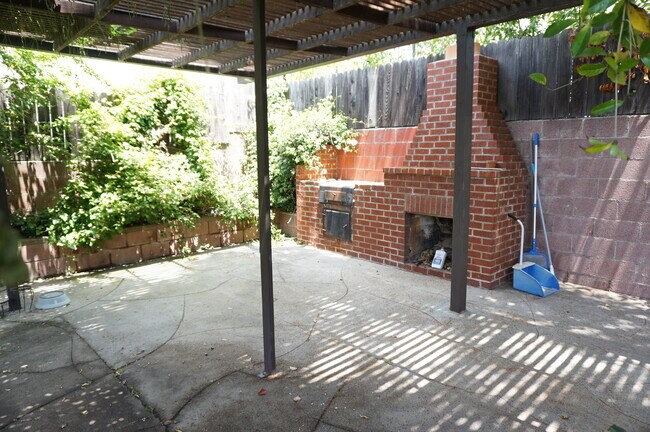 Building Photo - 3153 Orange Ave
