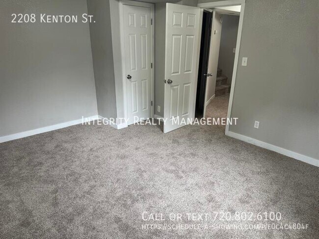 Building Photo - 2208 Kenton St