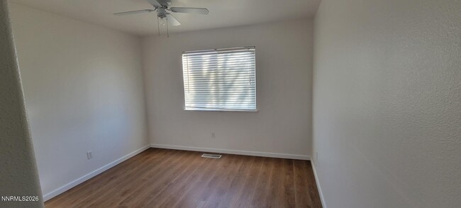 Building Photo - 2226 Ellice Wy