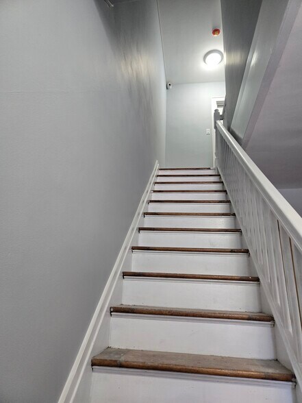 Building Photo - 227 Columbia Ave