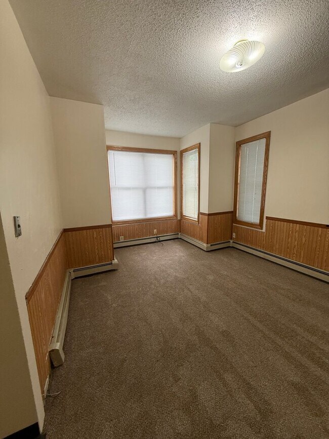 Building Photo - 1220 Garfield Ave