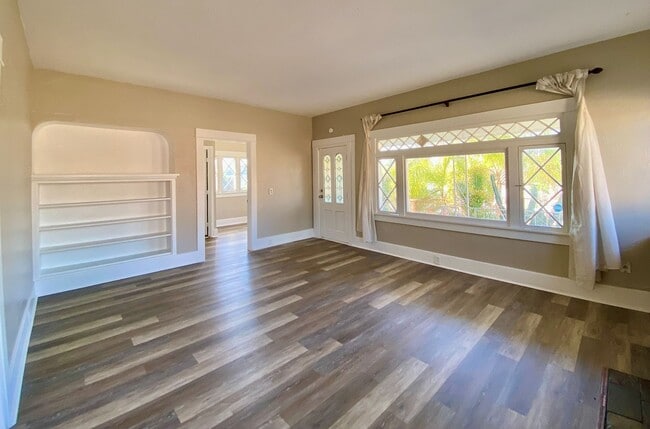 Building Photo - 657 63rd St