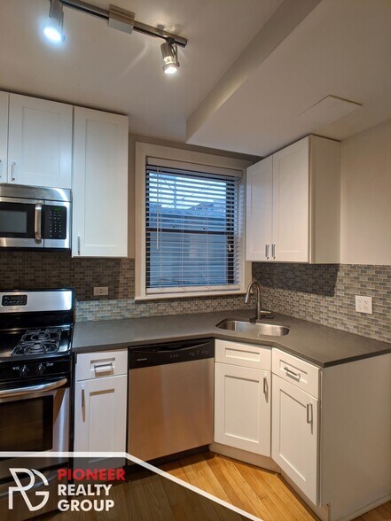 Building Photo - 2329 N Rockwell St