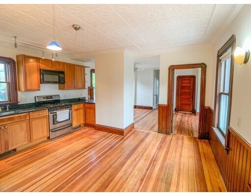 Building Photo - 37 Sargent St