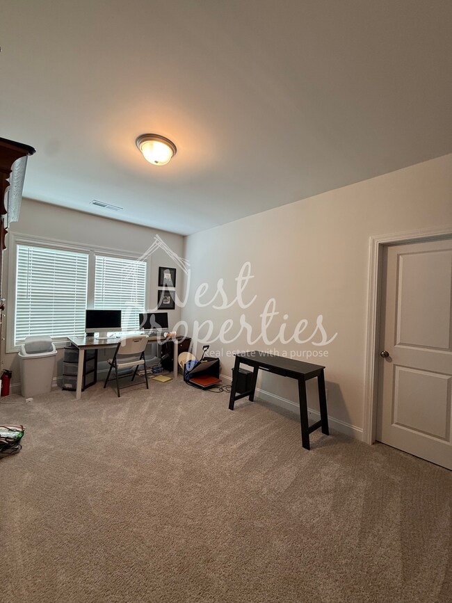 Building Photo - 263 River Front Dr