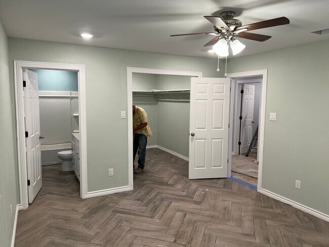 Huge closet space in master - 2512 Norwood St