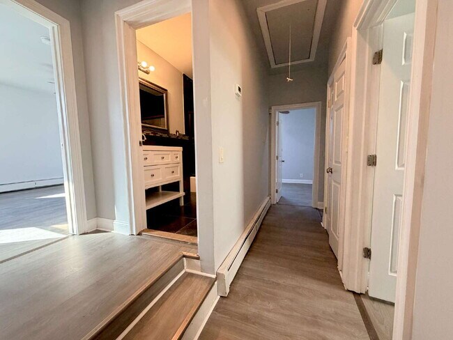 Building Photo - Move in ready, spacious, 4 bedroom, 3 bath single-family home available for rent in Hackensack, NJ.