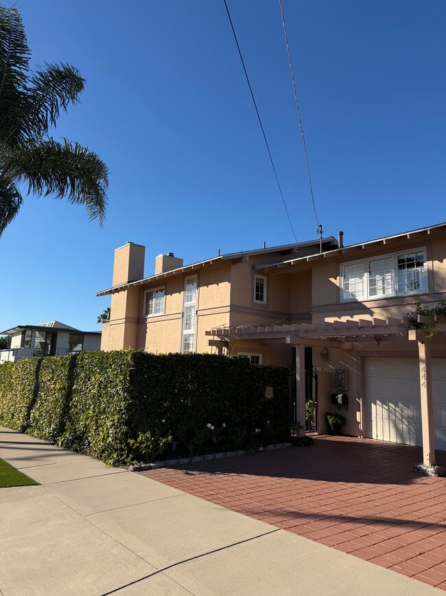 Building Photo - 444 Fern Glen