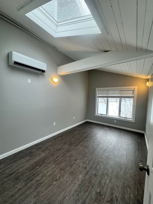 Building Photo - 9 Monarch Wy