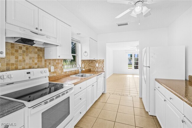 Building Photo - 6004 Deming Ave