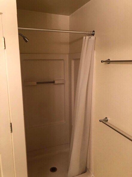 Building Photo - 115 Market St