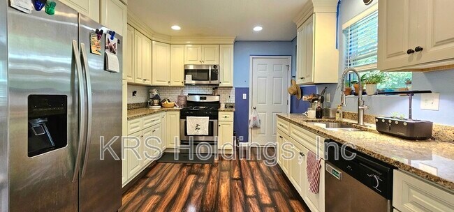Building Photo - 7721 Cortland Place