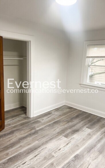 Building Photo - 2730 Elliott Ave