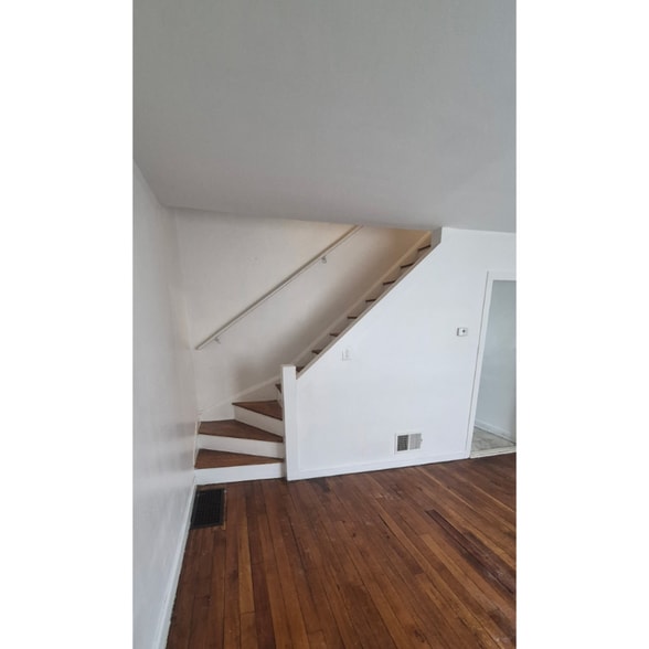 Building Photo - 511 Seagull Ave