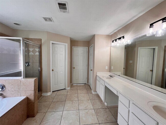 Building Photo - 4815 Wilderness Glen Ct