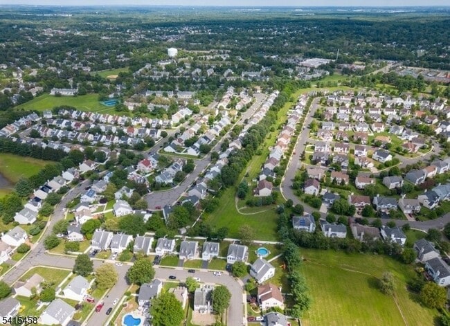 Building Photo - 10 Marco Polo Ct